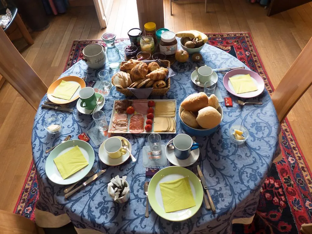 לינה וארוחת בוקר ברוז' B&B E48 בלגיה